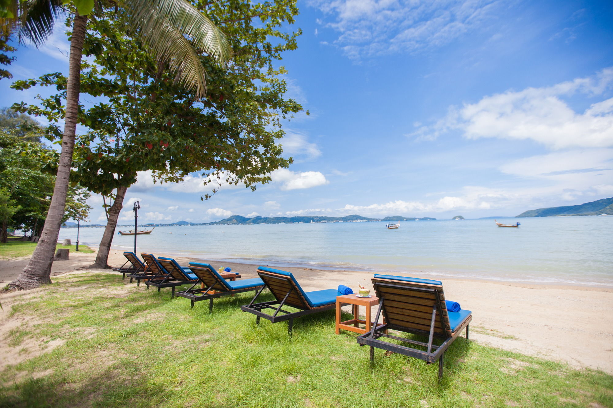 Chalong Beach Hotel Phuket Rawai Eksteriør bilde