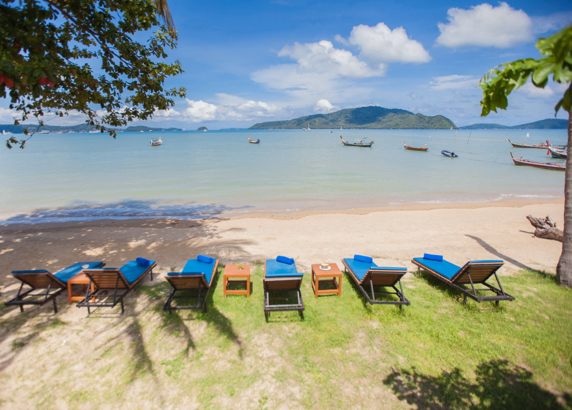Chalong Beach Hotel Phuket Rawai Eksteriør bilde