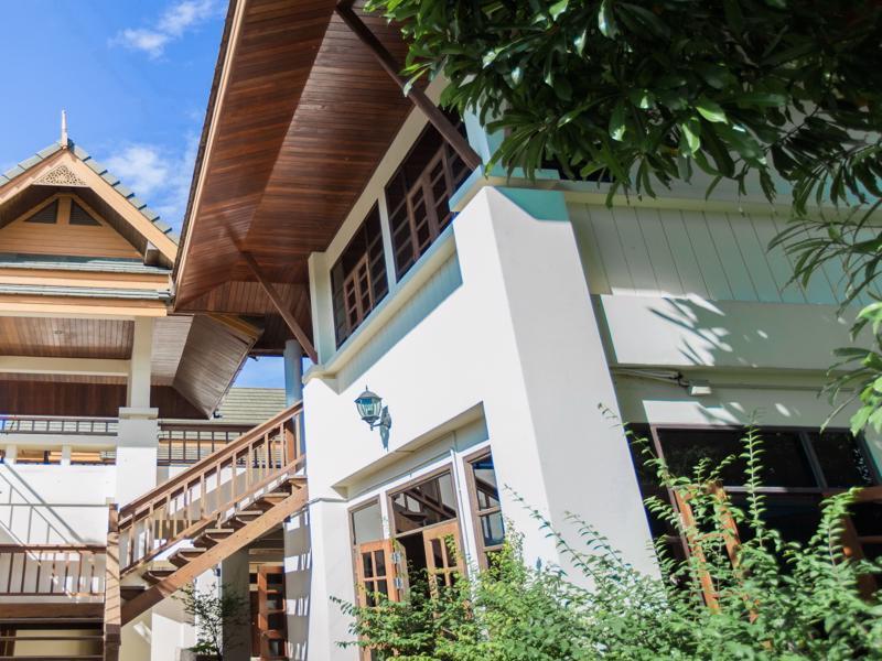 Chalong Beach Hotel Phuket Rawai Eksteriør bilde